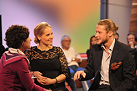 Nachwuchsmoderatoren Tina Kraus (Mitte) und Lennart Behnke (rechts) mit ihrem Interviewgast Prof. Dr. Petra Grimm (Foto: Tom Oettle)