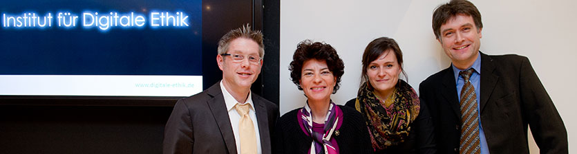 Prof. Dr. Petra Grimm, Prof. Dr. Tobias O. Keber, Prof. Dr. Oliver Zöllner, Susanne Kuhnert bei Inauguration des Instituts für Digitale Ethik