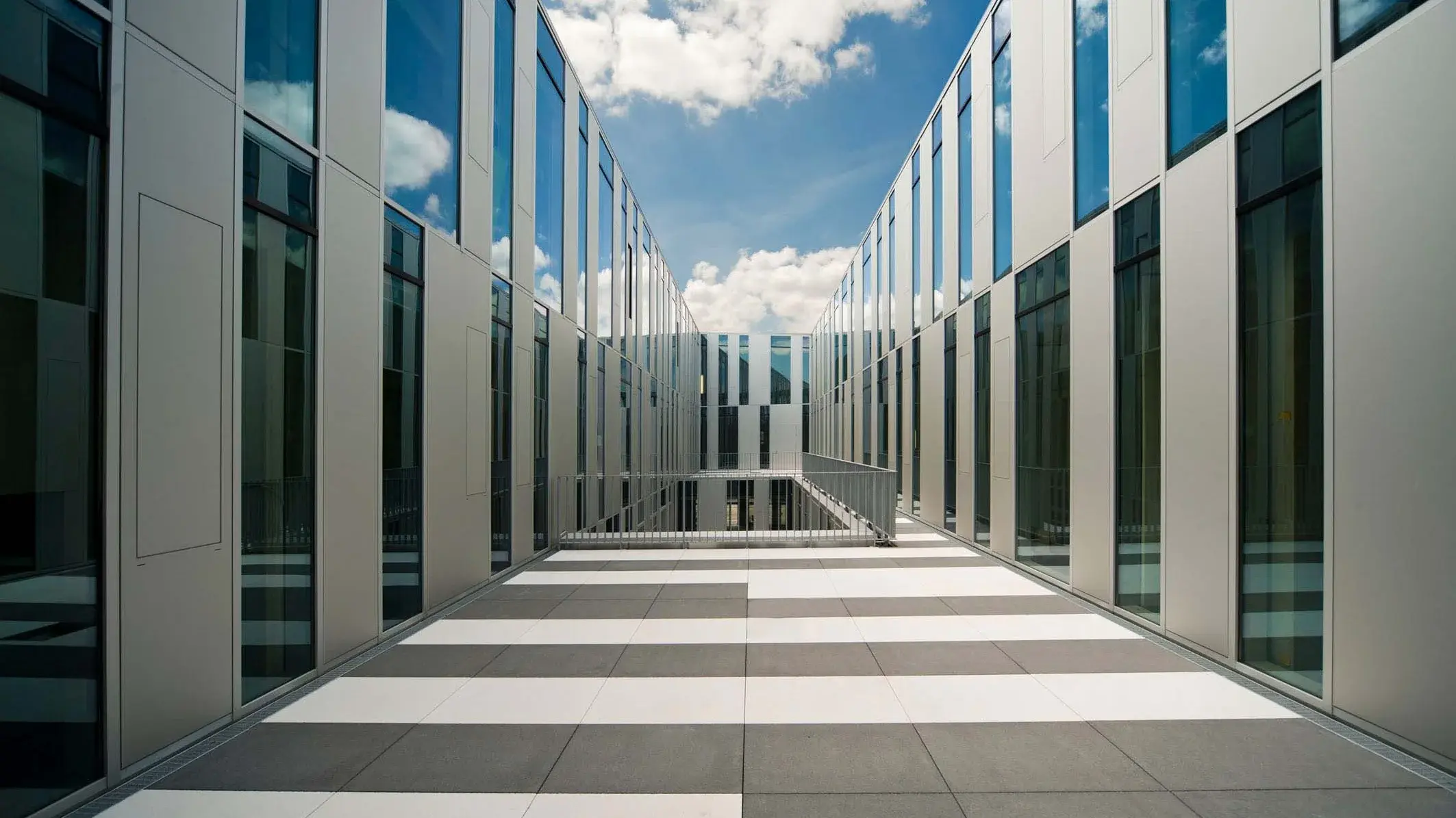 The inner courtyard of the so-called Zitonenschnitz, an annex building of the University of Media.