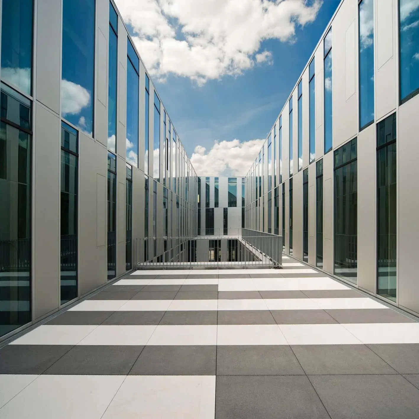 The inner courtyard of the so-called Zitonenschnitz, an annex building of the University of Media.
