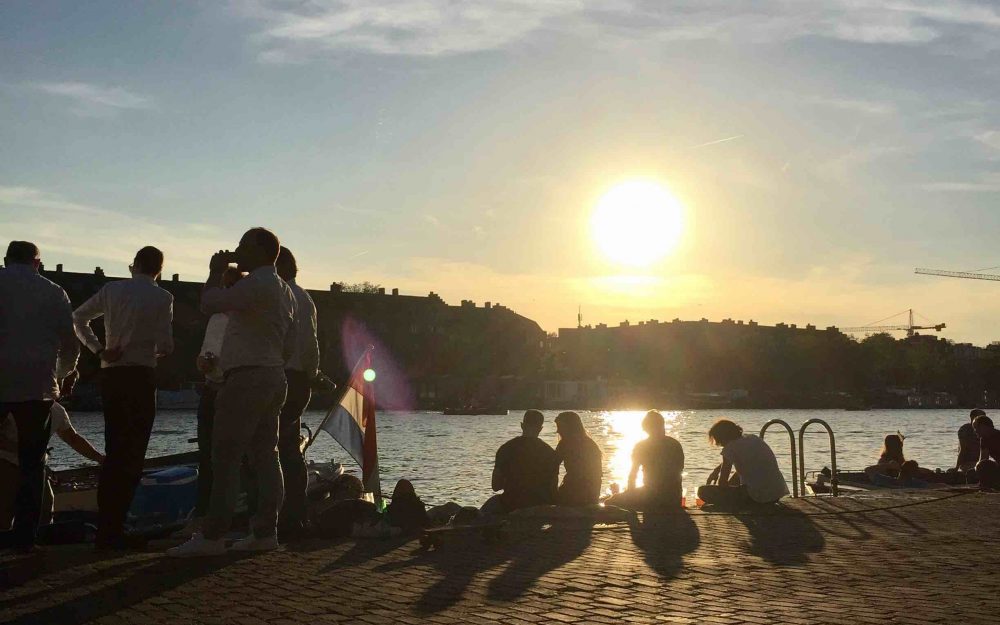 Sonnenuntergang an der Amstel in Amsterdam