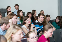 Aufmerksames Publikum beim Verlagspodium (Fotos: mr122)