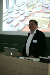 Andreas Klostermaier (censhare AG/append[x] GmbH) hält seinen Vortrag zum Thema des Tages - Medienkonvergenz