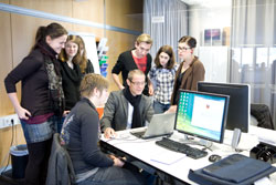 Die Zweitsemester mit Peter Trappmann, Newsroom-Leiter bei den Stuttgarter Nachrichten (Foto: aw)