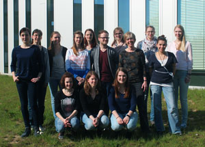 Zoom Bild öffnen Frau Prof. Krüger mit Studierenden des Wahlmoduls "Veranstaltungsmanagement" (Foto: Mareike Ernst)