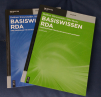 Zoom Bild öffnen Druckausgaben Basiswissen RDA / Foto: Prof. Heidrun Wiesenmüller