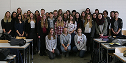 Gruppenbild der Mediapublishing-Erstsemester am ersten Studientag (Foto: NF).