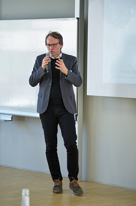 Prof. Dr. Michael Veddern über Content-KI und Urheberrecht.