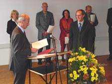 Minister Frankenberg ehrt Prof. Dr. Wolf-Fritz Riekert