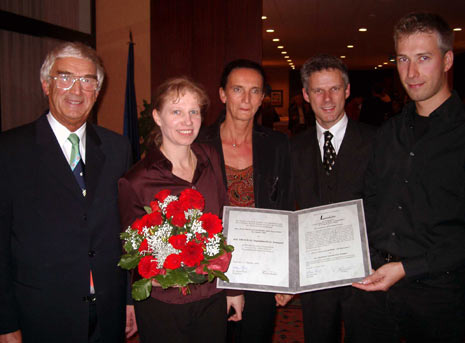 Preisverleihung im Steigenberger Hotel, Bad Orb (vlnr): Norbert Beleke, Essen, Verleger, Stifter des Preises, Christiane Kipp, HdM-Studentin, Dr. Birgit Schmidt-Lachenmann, Arbeitskreis Jugendmedizin, Stuttgart, Gesundheitsamt Stuttgart, Prof. Stephan Ferdinand, HdM, Ingo Funke, HdM-Stundent