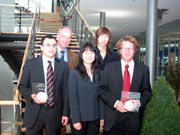 Prof. Dr. Uwe Schlegel, Benjamin Renner (zweite Reihe v.l.), Dr. Nikolaus Busse, Mi Kyung Lee, Peter Münch (erste Reihe v.l.)