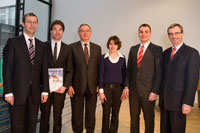 Prof. Dr. Alexander W. Roos, David Khil, Helmut Schäfer, Eva-Maria Berhorn, Andreas Merkert, Dr. Erich Frank (von links)