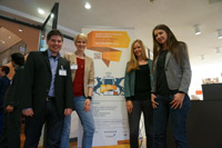 Matthias Kurz, Kathrin Kurz, Stephanie Schlayer und Saskia Egger vom Projektteam "Shake 'n' Dress" freuen sich auf die Umsetzung ihrer Idee. (Fotos: Shake'n'Dress-Team) 