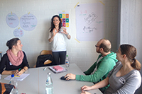 Teambesprechung bei der Erstellung des Toolkits Teambesprechung bei der Erstellung des Toolkits
