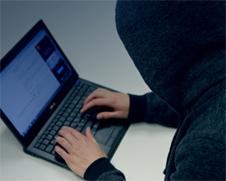 Internettrolle handeln oft im Schutz der Anonymität. (Foto: Kristina Simic)