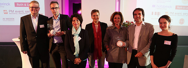 Laudator Christian Schmidt, Preisträger Thomas Thiel, Prof. Dr. Petra Grimm und die Preisträger Karen Fuhrmann, Claudia Sautter, Oliver Glaap (für die gesamte Redaktion hr2-kultur DER TAG) sowie Laudatorin Juliane Braig (von links, Foto: Marko Roth)