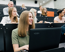 825 Studenten beginnen zum Wintersemester 2017/18 ihr Studium an der HdM. 825 Studenten beginnen zum Wintersemester 2017/18 ihr Studium an der HdM.