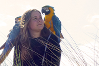 Anke Müller und ihre Papageien Pumba und Simba, Foto: privat