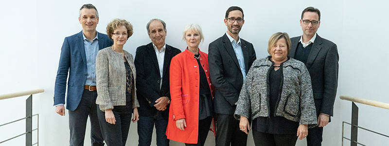 Der Hochschulrat der HdM: Andreas Bieswanger, Prof. Cornelia Vonhof, Prof. Dr. Wolfgang Fuchs, Ingrid Felgenträger, Erik Kurtz, Dr. Sabine Hückmann und Prof. Dr. Bernhard Dusch (von links)