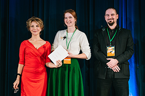 Mareika Greiss (Mitte) freut sich über den Preis (Foto: Frank von zur Gathen)