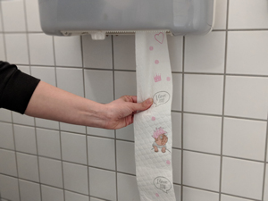 Das neue Toilettenpapier mit Mops-Motiv