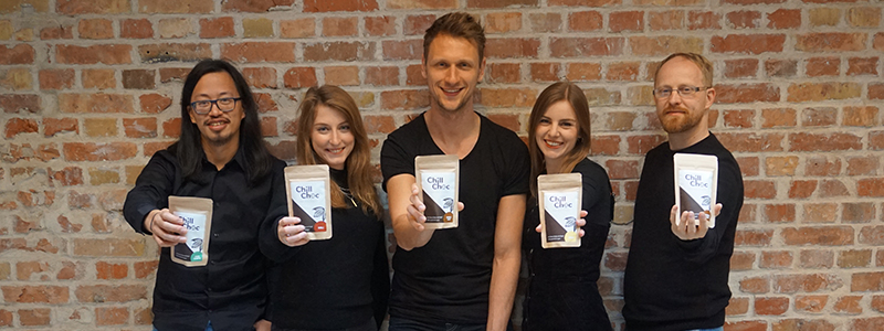 Dave Tjok, Laura Rothgang, Christian Veit, Lena Glässel und Burkhard von Stackelberg, das Kernteam von ChillChoc, Foto: ChillChoc