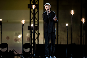 Tim Bendzko performte beim deutschen Radiopreis ein Medley seiner Songs. © Deutscher Radiopreis/Philipp Szyza