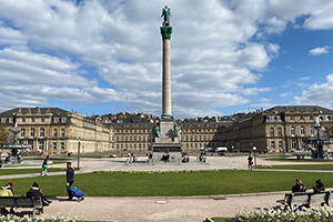 Der Schlossplatz ist eine Station bei den "Hörenswürdigkeiten"