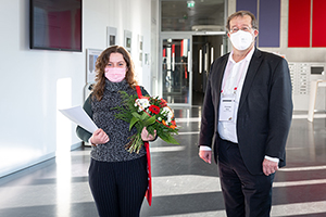 DAAD-Preisträgerin Kardelen Dagli mit HdM-Rektor Prof. Dr. Alexander W. Roos