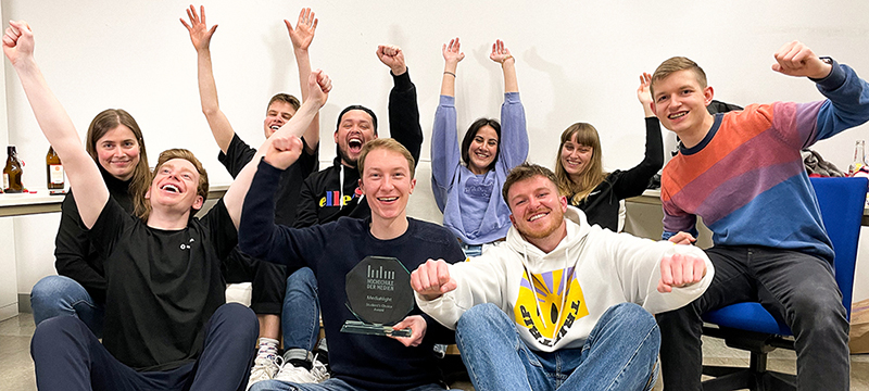 Das Gewinner-Team des "Student's Choice MediaNight Award" im Wintersemester 2021/2022 (Foto: Franziska Untraut)