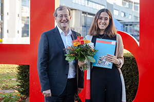 Prof. Dr. Alexander W. Roos mit Núbia Mattos (Foto: Florian Müller)