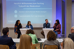 Die Journalistinnen Lia Gavi (links), Walerija Petrova und der Journalismusforscher Henning Eichler diskutieren mit imo-Moderatorin Jessica Schwandt über die Rolle der Sozialen Medien.