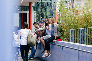 Studierende finden alle Angebote auf einem Campus