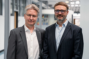 Prof. Dr. Christian Becker-Asano (links) und  Prof. Dr. Ansgar Gerlicher