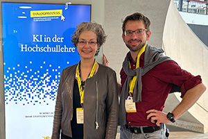 Prof. Cornelia Vonhof (links) mit Prof. Dr. Tobias Seidl (Fotos: Prof. Dr. Tobias Seidl)
