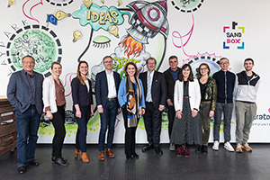 Die HdM war die letzte Station der Start-up-Tour der Wissenschaftsministerin (Mitte) 