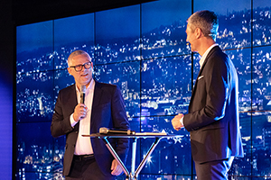 Prof. Stephan Ferdinand mit Prof. Ingo Zamperoni (rechts)