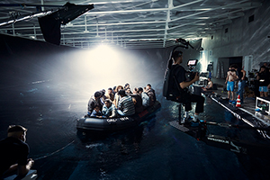 Das Backgroundwissen aus dem Crossmedia-Journalismus hilft ihm in der Werbung (Foto: Maximilian Baier)