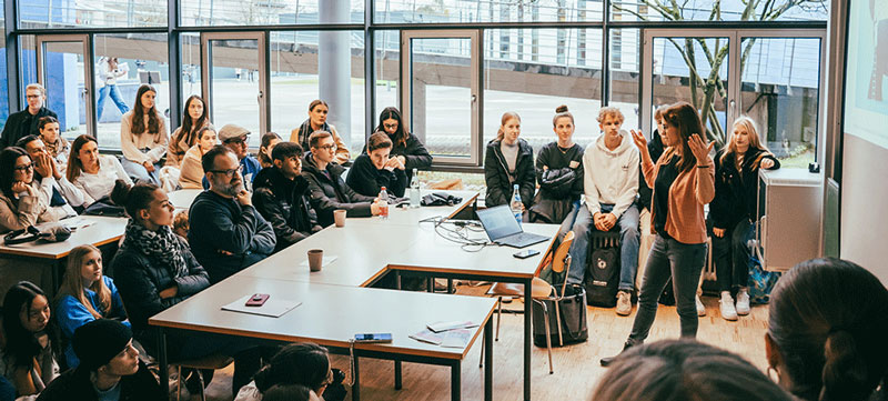 Am Studieninfotag haben Schülerinnen und Schüler die Möglichkeit die HdM besser kennenzulernen 