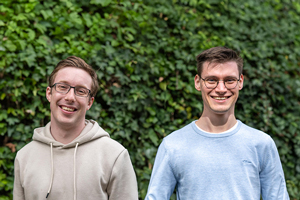 Kai Ritter und Jonas Lackmann von "PVision" arbeiten an einer Software für kommerzielle Drohnen, die hilft, Defekte in Photovoltaik-Systemen schneller zu finden (Fotos: Maurice Galanos)