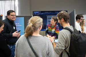Auf dem "Futures Bazaar" hatten Gäste die Möglichkeit durch Inszenierungen und Simulationen in die möglichen Zukünte einzutauchen (Foto: Maria Bui)