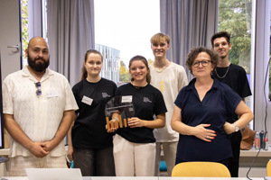 Das Team von "Walkable History" mit Prof. Bettina Tabel (rechts, Foto: Julian Ullrich)