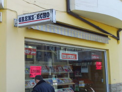 Ein Zeitschriftenladen in Eupen: Zwischen lokalem 'Grenz-Echo' und dem 'Spiegel' aus Deutschland Ein Zeitschriftenladen in Eupen: Zwischen lokalem 'Grenz-Echo' und dem 'Spiegel' aus Deutschland