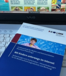 Unterwegs im Internet erkennen Kinder oftmals Werbung nicht (Foto: Oliver Zöllner). Unterwegs im Internet erkennen Kinder oftmals Werbung nicht (Foto: Oliver Zöllner).