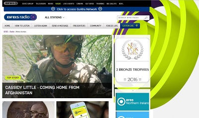 Der British Forces Broadcasting Service (BFBS) ist heute ein weltumspannendes Netz von Hörfunk- und Fernsehprogrammen für die britischen Streitkräfte. (Screenshot www.bfbs.com/radio, 7.3.2017: Oliver Zöllner)