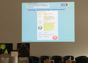 Wie kann man unter den Bedingungen einer sich weiter beschleunigenden und digitalisierenden Umwelt angemessen mit Kindern und Jugendlichen umgehen - und dies auch in einem klinischen und therapeuthischen Kontext? Eine Fachtagung in Essen widmete sich diesen komplexen Fragen (Foto: Oliver Zöllner). Wie kann man unter den Bedingungen einer sich weiter beschleunigenden und digitalisierenden Umwelt angemessen mit Kindern und Jugendlichen umgehen - und dies auch in einem klinischen und therapeuthischen Kontext? Eine Fachtagung in Essen widmete sich diesen komplexen Fragen (Foto: Oliver Zöllner).