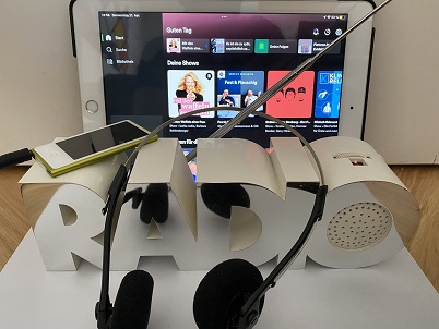 Podcasting: für viele längst das neue Normal, wenn es um Audioinhalte geht - und so etwas wie das neue Radio (Foto: Oliver Zöllner). Podcasting: für viele längst das neue Normal, wenn es um Audioinhalte geht - und so etwas wie das neue Radio (Foto: Oliver Zöllner).